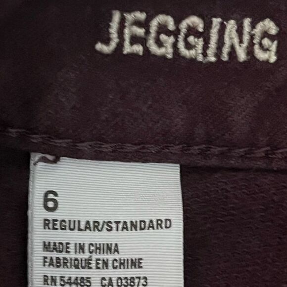American Eagle Maroon Jeggings - Picture 6 of 6